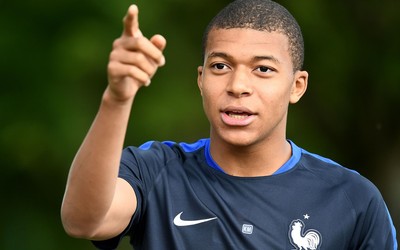 九体育动态-佛得角门将扑救集锦